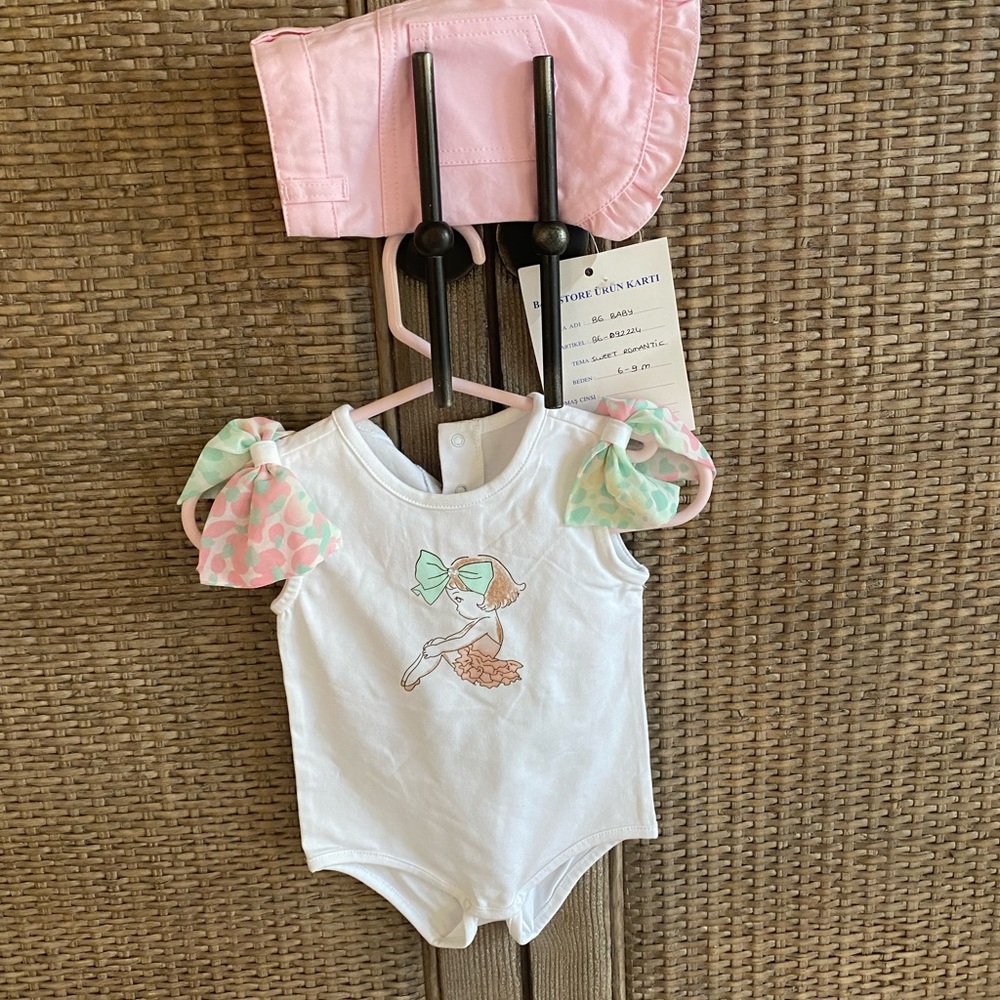 Matching set. - Picture 2 of 2